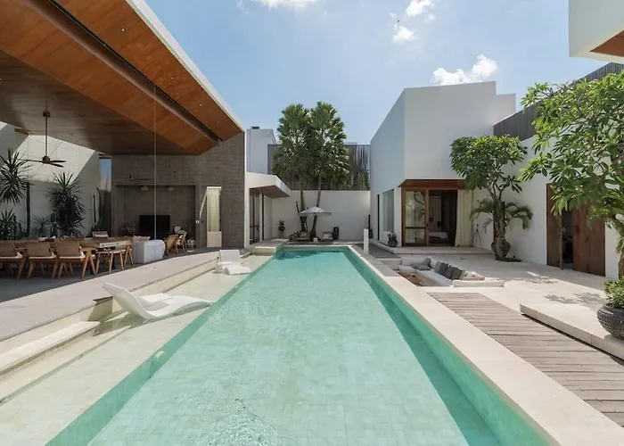 Boya - 6br Luxury Oasis In Berawa Villa *