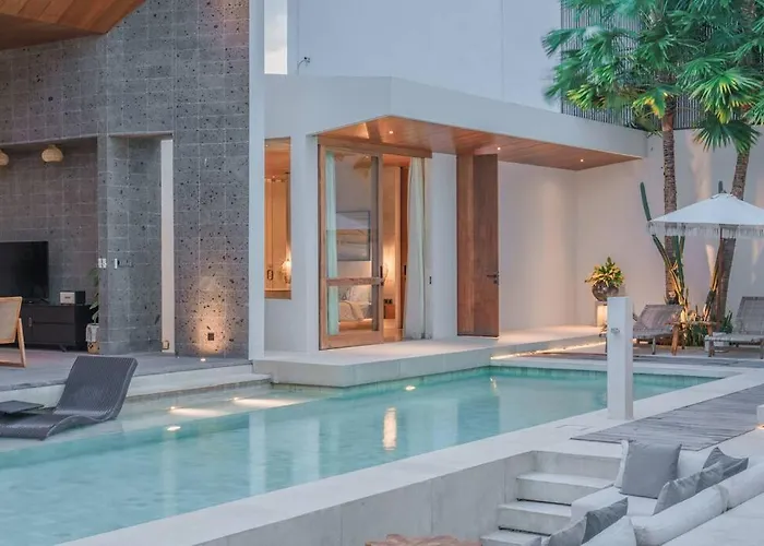 Boya - 6br Luxury Oasis In Berawa Villa *