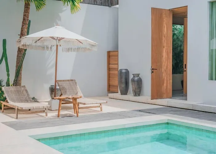 Boya - 6br Luxury Oasis In Berawa Villa *