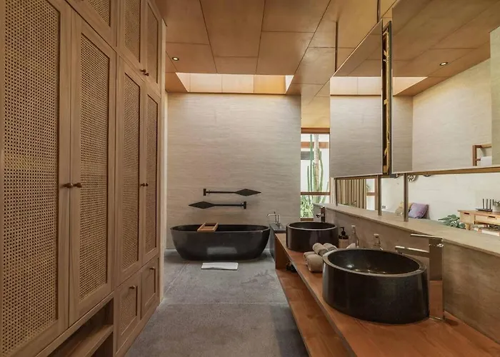 Boya - 6br Luxury Oasis In Berawa *