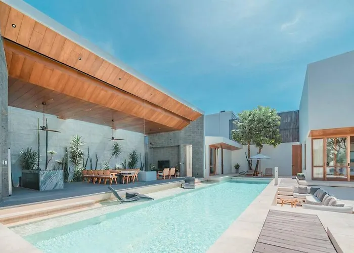 Boya - 6br Luxury Oasis In Berawa *