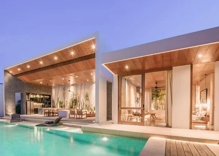 Boya - 6br Luxury Oasis In Berawa Villa *