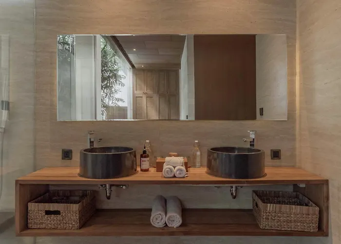 Boya - 6br Luxury Oasis In Berawa Canggu (Bali)