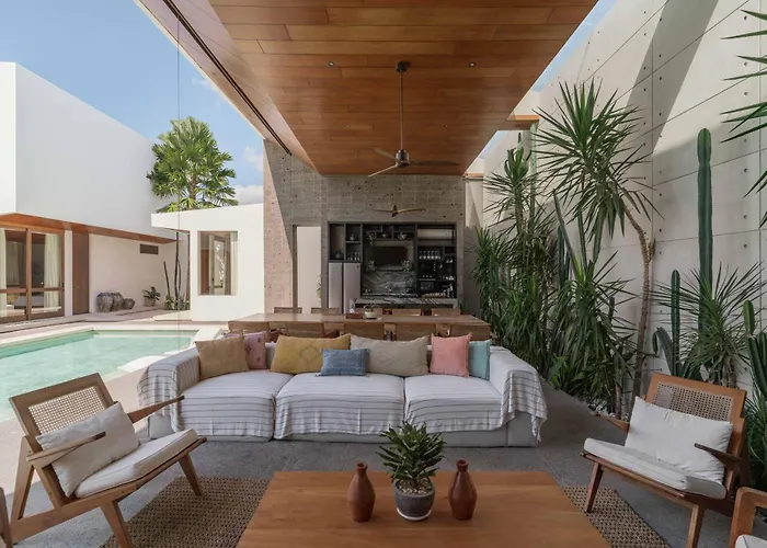 Boya - 6br Luxury Oasis In Berawa *