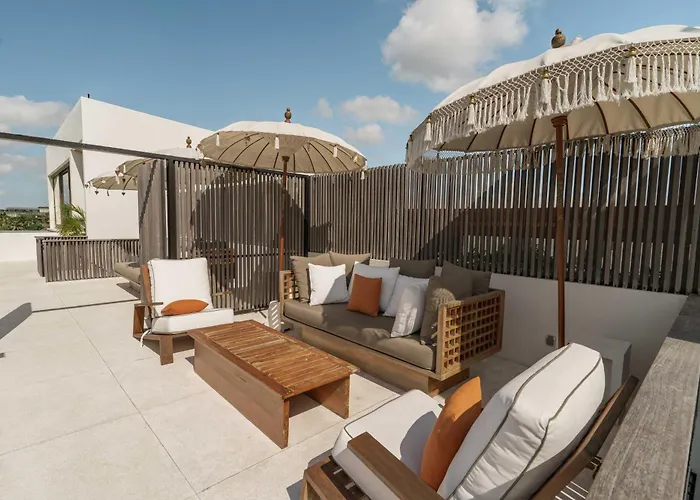 Boya - 6br Luxury Oasis In Berawa Villa *