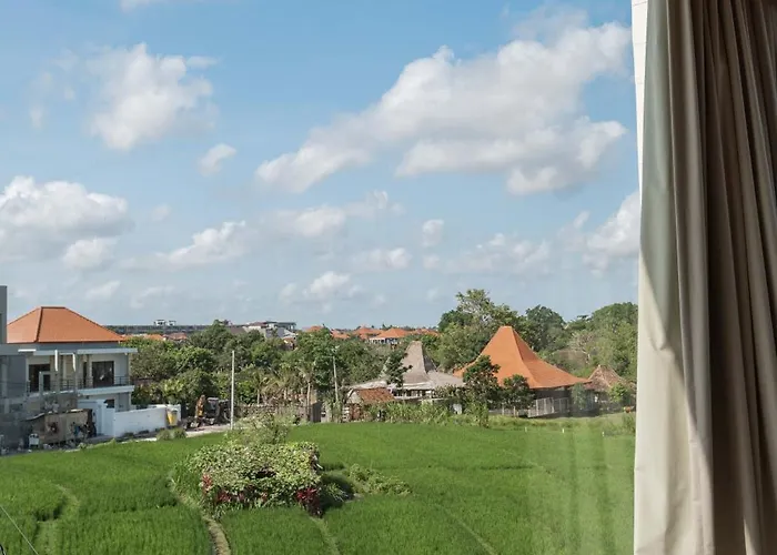 Boya - 6br Luxury Oasis In Berawa Villa