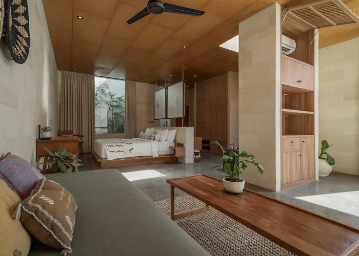 Boya - 6br Luxury Oasis In Berawa *