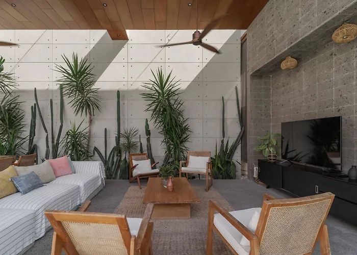Boya - 6br Luxury Oasis In Berawa